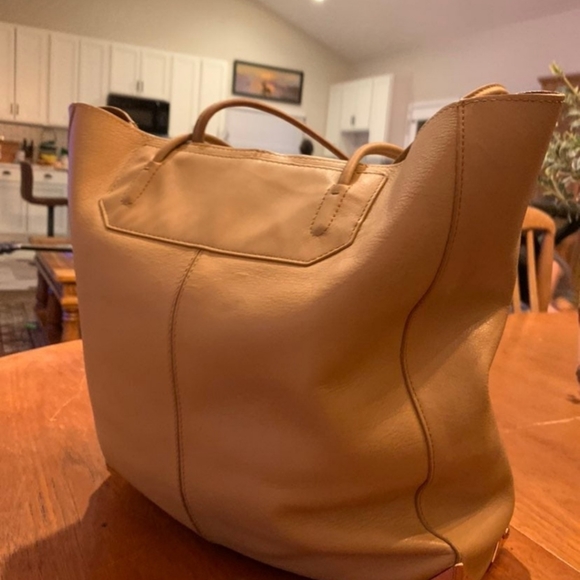 💥💯Authentic Alexander Wang Prism Genuine Leather Cream Tan Tote Bag Handbag💥 - Picture 3 of 9
